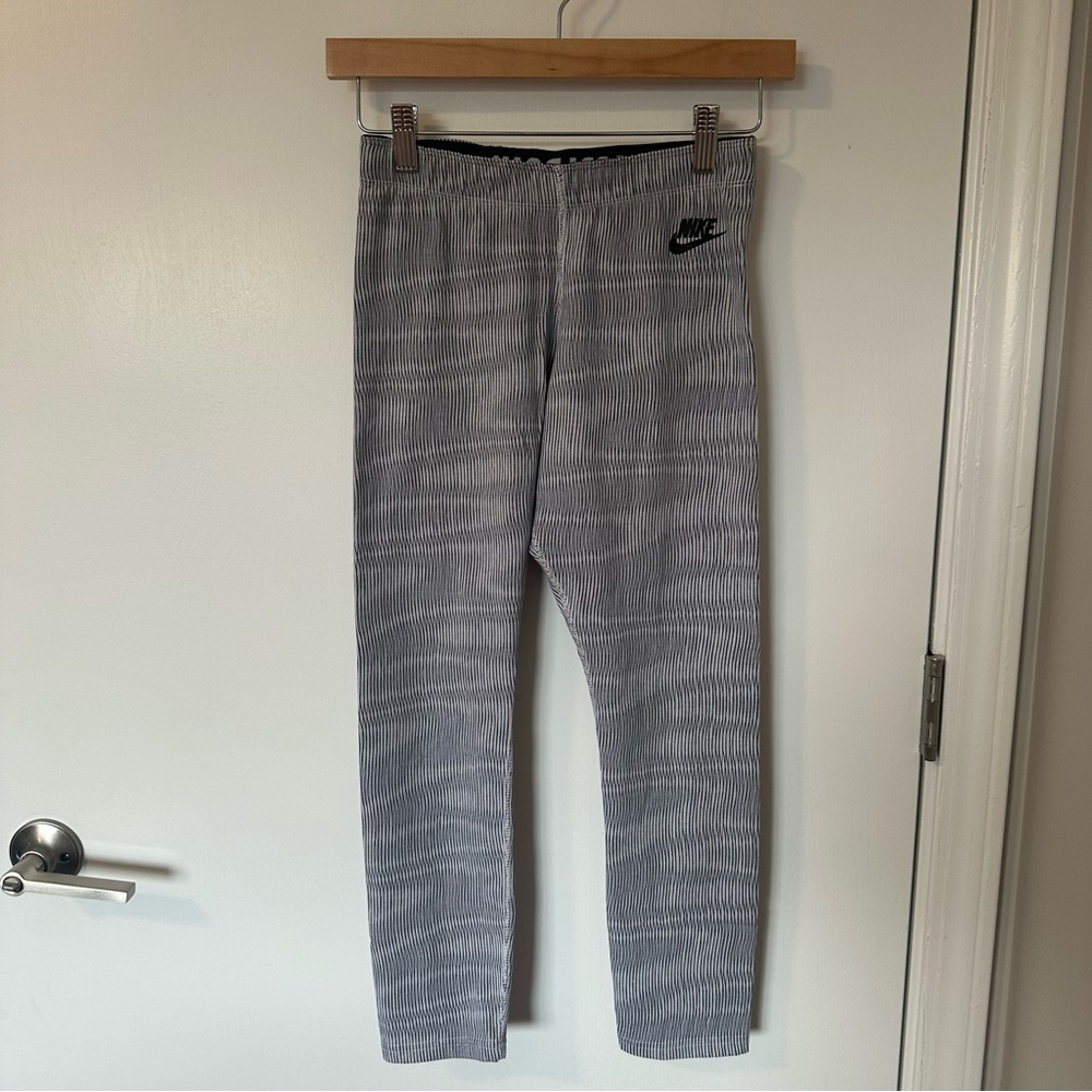 Nike black & white pattern leggings Size S